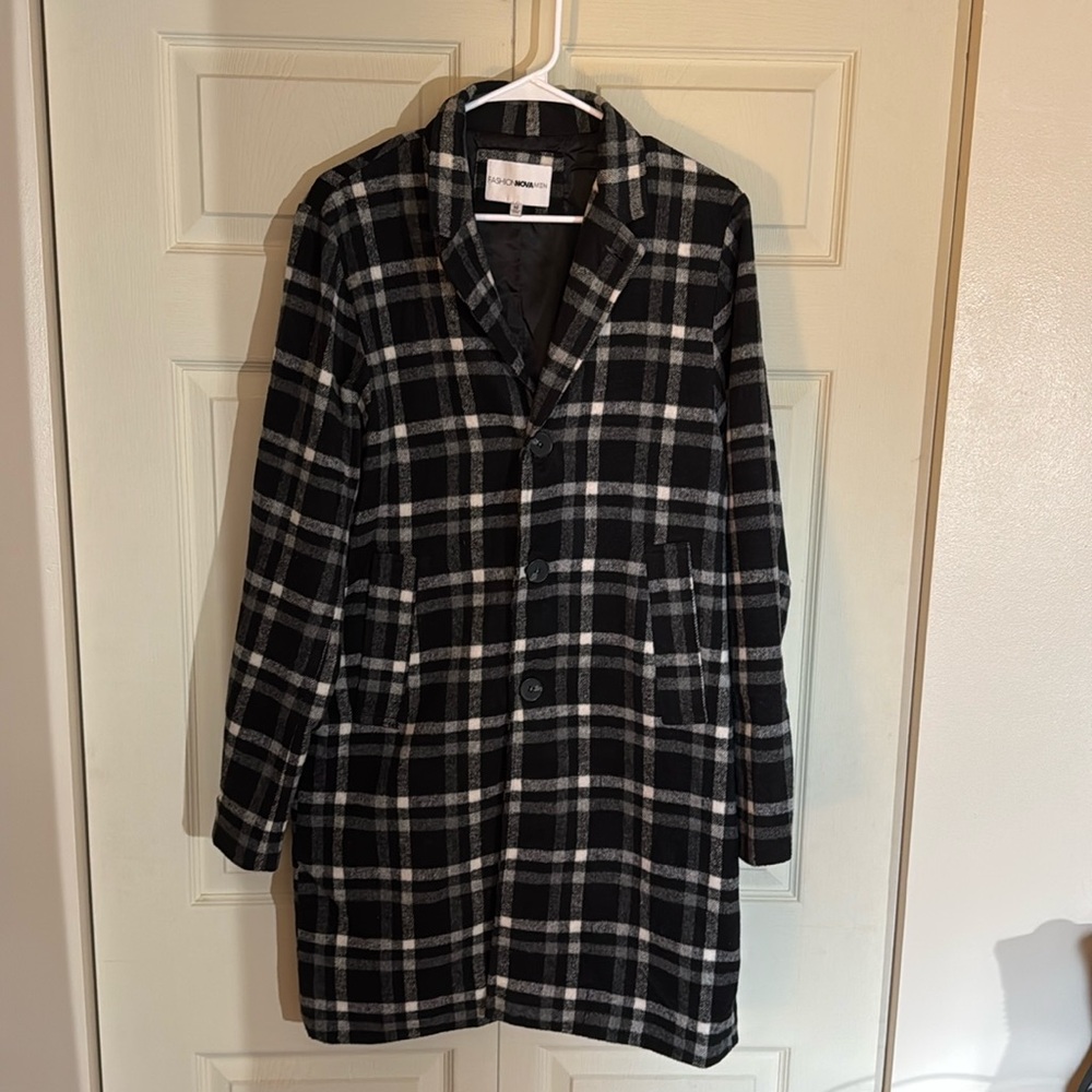 Fashion Nova men’s trench/petty coat